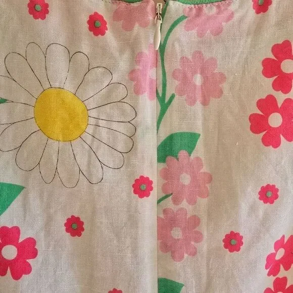 Mini Boden |Childs White Floral Lin/Ctn Dress, Slvls, Piped Neck & Armhole, 5-6Y - Picture 6 of 10